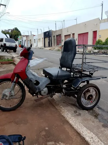 MOTO MODIFICADA PARA DEFICIENTE 