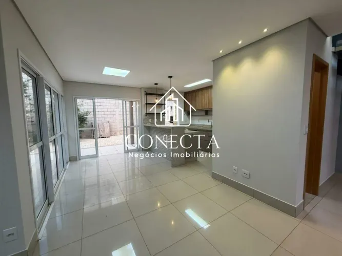 Casa em condomínio fechado para locação com 3 suítes e lazer completo em Uberlândia/MG