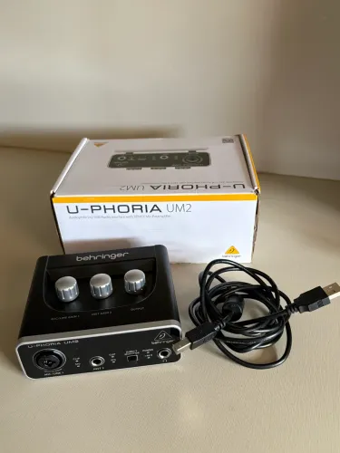 Interface de Áudio Behringer U-Phoria UM2 | Nunca Usado