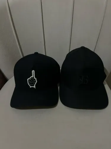 Juliete 150$ cada + Boné 100$ cada