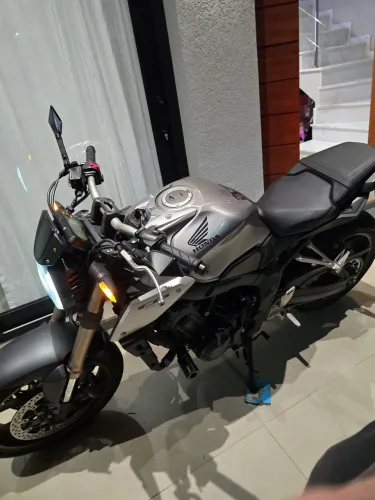 CB650R neo sport café moto super inteira