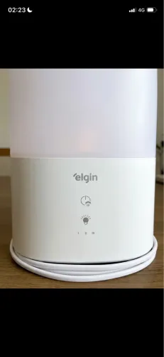 Umidificador e Aromatizador de Ar Elgin de 2 Litros em excelente estado de conservação