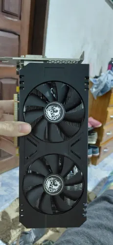 Placa de Vídeo RX 590 GME com Defeito - Para Retirada de Peças ou Conserto