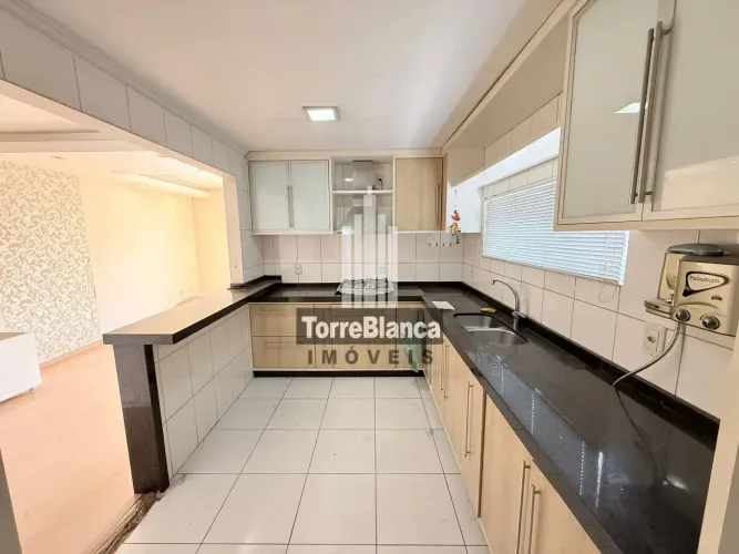 Locação - Apartamento com 3 quartos, Cozinha planejada, 110 m², Chapada.