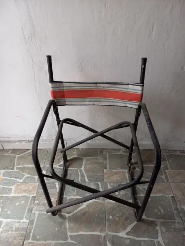 Armação cadeira em ferro.