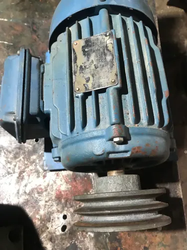 Vende se motor elétrico 3cv trifásico 1735rpm