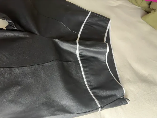 Calça de couro