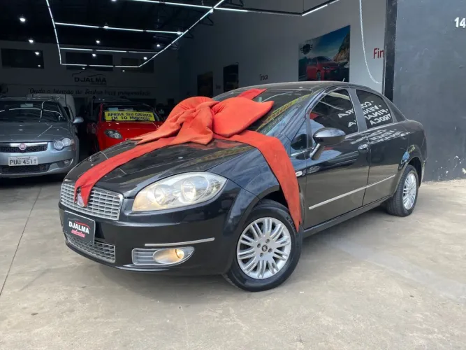 Fiat Linea Essence 1.8 Flex 16V 4P 2012