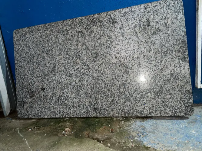 Tampo de Mesa em Granito 6 Lugares (Pedra Cinza com Borda Arredondada)