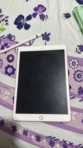 iPad 8 geração  32 GB com a canela Apple Original por 1700