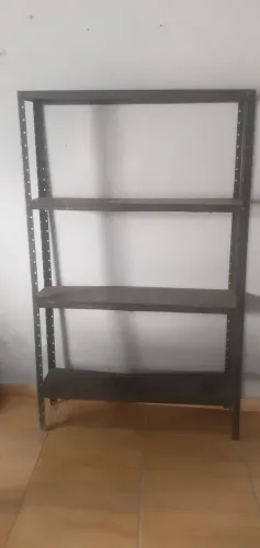 Pateleira de ferro