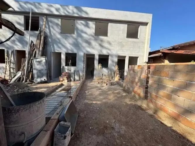 Casa à venda, 2 quartos, 1 vaga, Mantiqueira - Belo Horizonte/MG