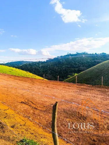 83T - Construa sua História