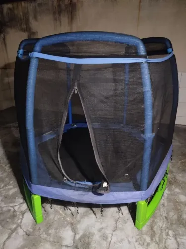 Pula pula cama elástica trampolim