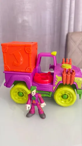Veículo coringa DC com boneco- imaginext