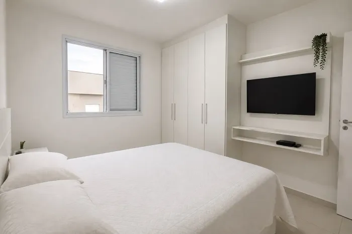 ALUGO QUARTO EM APÊ MOBILIADO NA PONTA VERDE