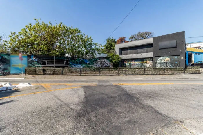 Galpão na Avenida Engenheiro Caetano Álvares, 3100 2439 m²