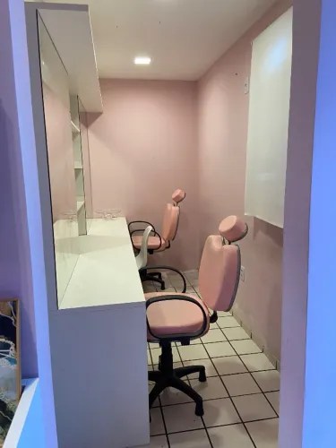 BANCADA PARA ALUGAR - Designer de Sobrancelha ou Maquiadora