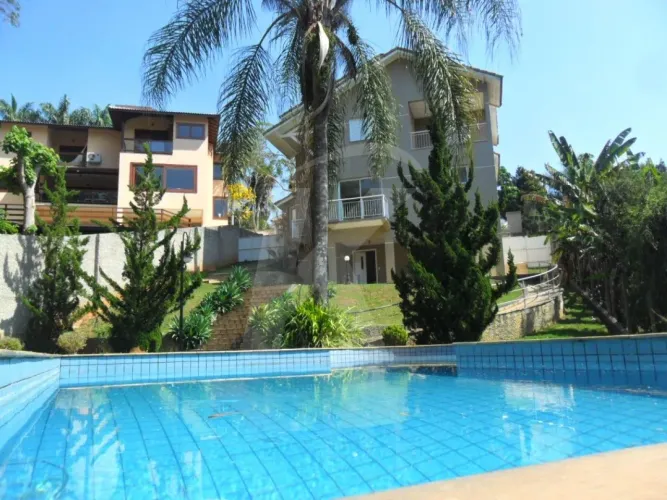 Casa em condomínio no Parque Suíça, 04 suítes e 03 vagas