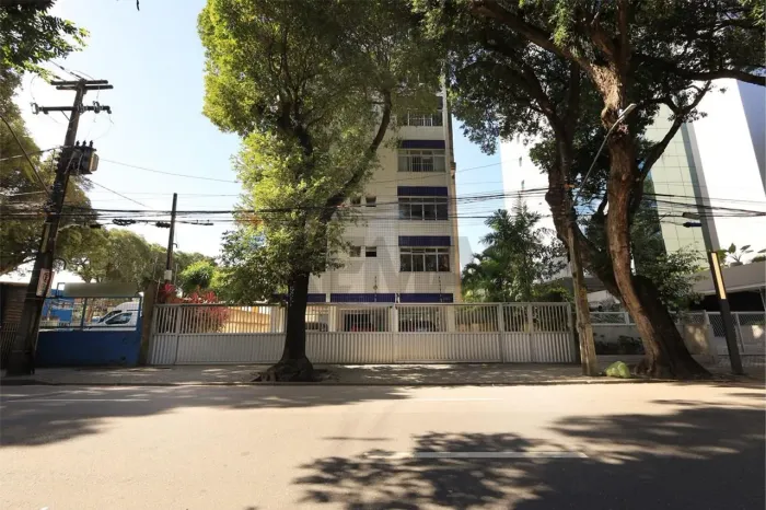 VENDO APARTAMENTO 230M² COM 4 QUARTOS + DEPENDÊNCIA COMPLETA NO EDIFÍCIO MARFIN NO BAIRRO
