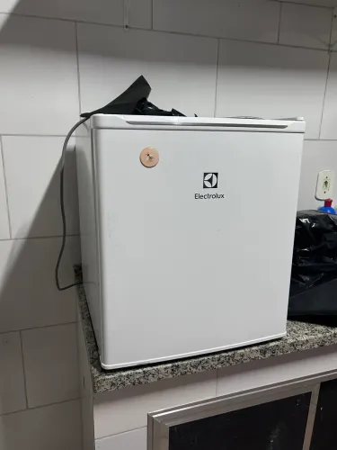 Frigobar Electrolux
