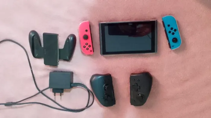 Nintendo switch V2 usado com capinha transparente sem dock 
