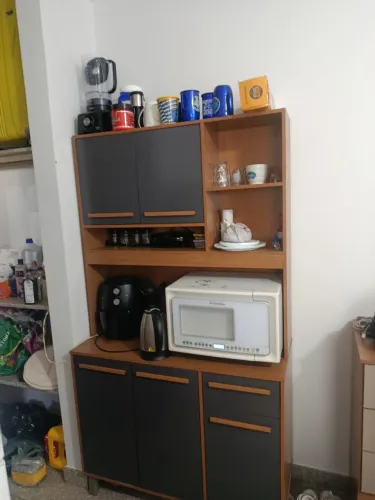 Cozinha - Armário de Madeira