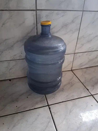Garrafões vazio de 20 litros