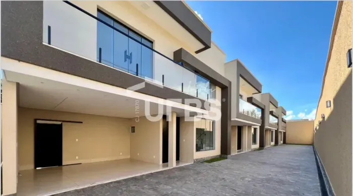 Condominio com 04 sobrados à venda no Santa Genoveva