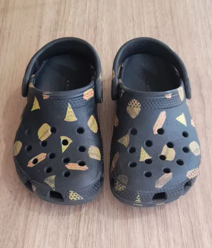 Crocs estampa de comida 26