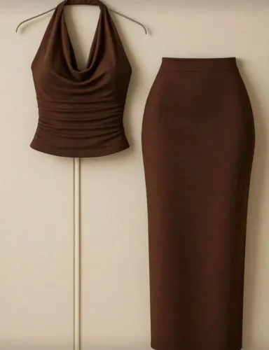 Conjunto cropped e saia