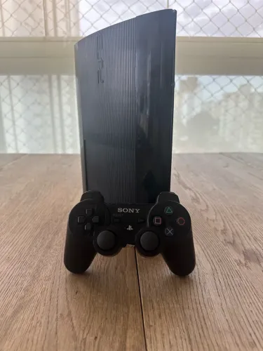 PS3 Super Slim + 1 controle (LEIA A DESCRIÇÃO)