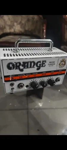 Amplificador valvulado Orange Micro Terror