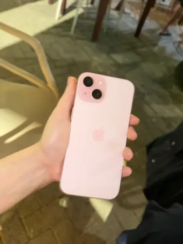 iPhone 15 128