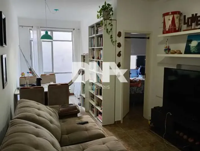 Apartamento : / Residencial / Catete