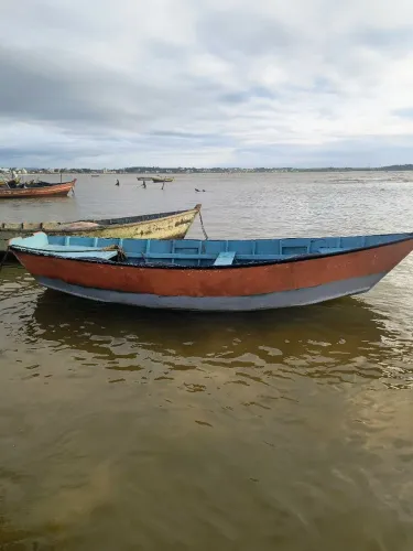 BAITERA + MOTOR DE POPA 5HP (OU ACEITO TROCA EM MOTO) 