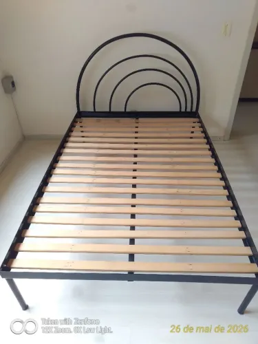 Cama de ferro/preta