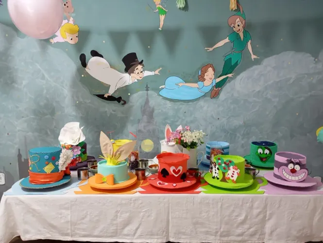 Cartolas Alice no País das Maravilhas
