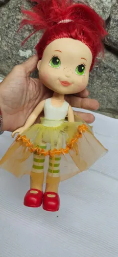 Boneca Moranguinho Dolls Classic Collection 28cm