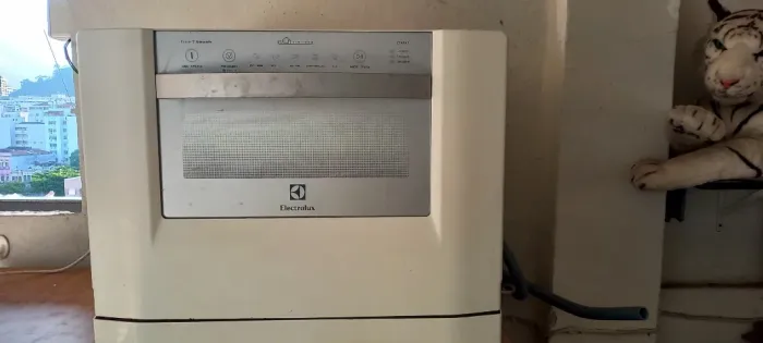 Lava louça 6 serviços Electrolux