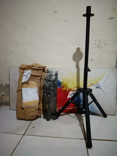 Pendestal tripé para Caixa de som