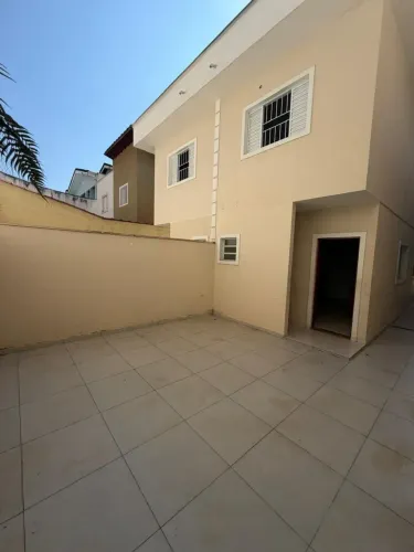 Sobrado para Locação - Jardim Santa Clara