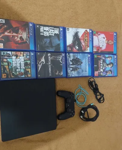 Ps4 nunca Aberto praticamente novo 8 jogos impecáveis,,NAO ABAIXO O VALOR