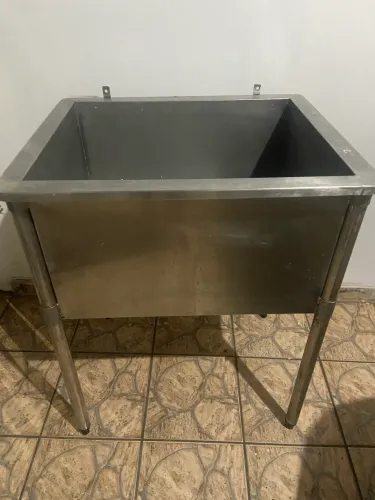 Tanque Industrial em Aço Inox (70x60x90cm) com Pés - Excelente estado