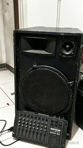 Conjunto de som Wattsom Ciclotron ("MXM 8II + caixa de 15")
