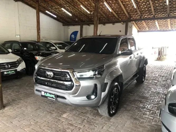Toyota Hilux CD SRX Plus 4X4 2.8 TDI Die. Aut. 2024