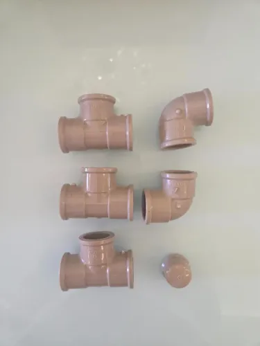 Kit Conexões PVC Soldável 25mm - 3 Tês + 2 Joelhos + 1 Tampão Plastubes