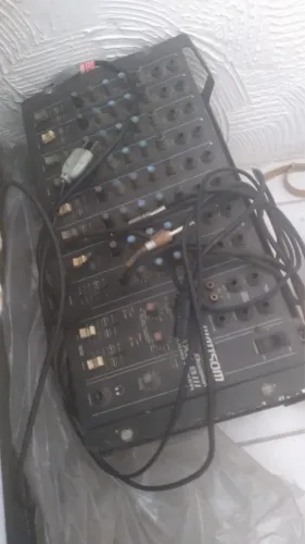 SOM COM MESA DE DJ