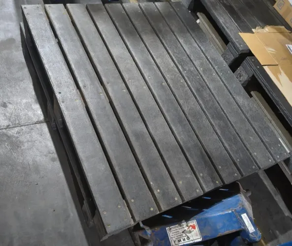 Palete industrial de plástico reciclado