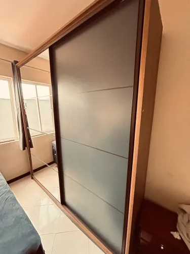 Vende-se guarda roupa